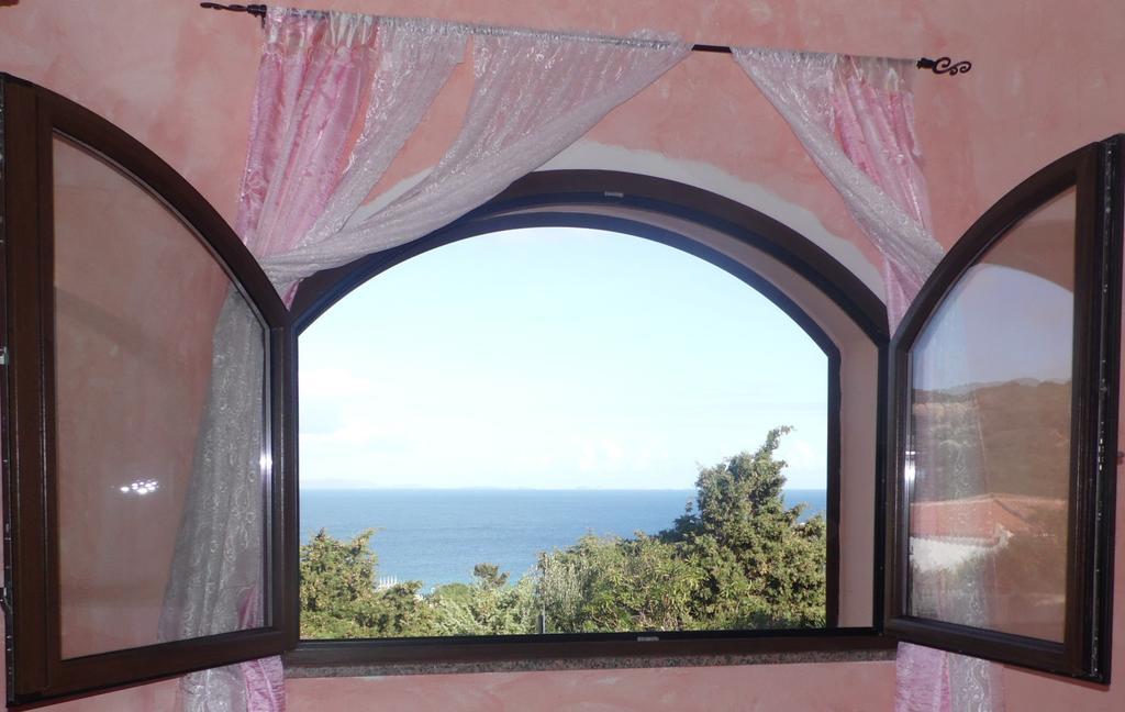 La Finestra Vista Corsica Bed & Breakfast Santa Teresa Gallura Room photo